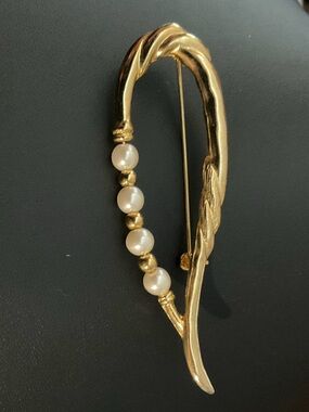 VINTAGE GOLD TONE HARP BROOCH FAUX PEARL 3.5” 2465